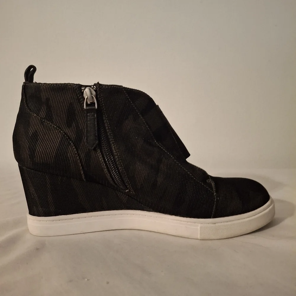 Linea Paolo Felicia Women's Camo Wedge Bootie